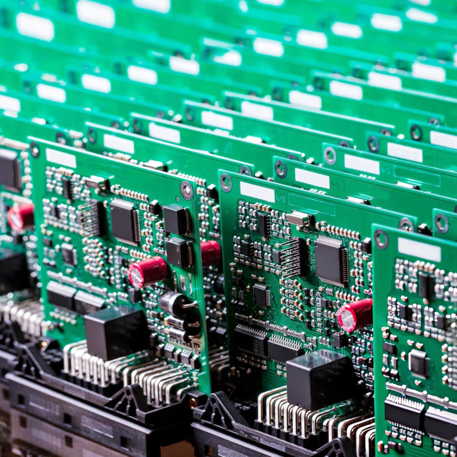 Through-Hole PCB Assembly Feature