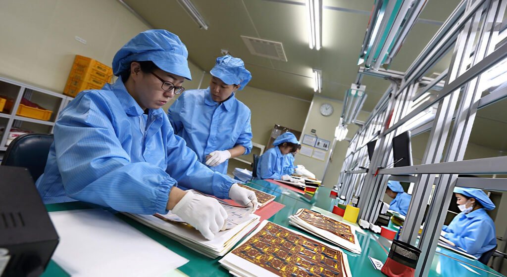How Should PCB Engineers Select Flex PCB Materials